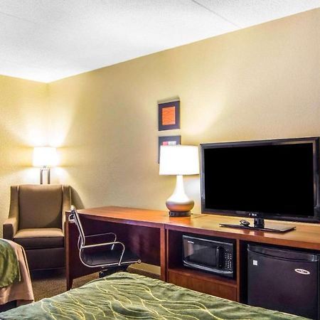 Mulberry Inn นิวพอร์ตนิวส์ ภายนอก รูปภาพ